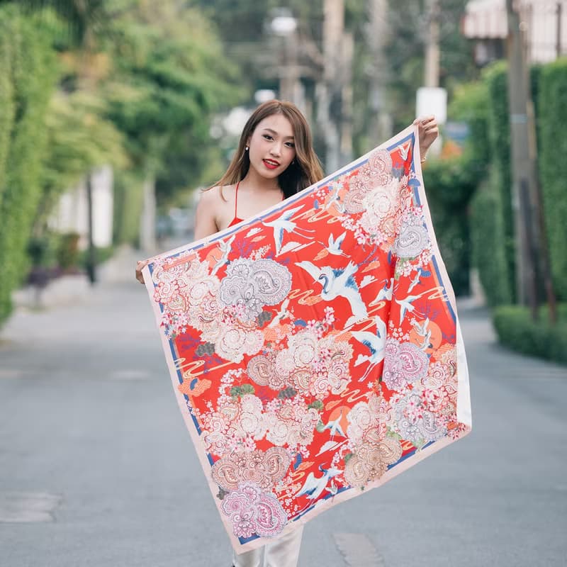 櫻花與雲中鶴 - （紅寶石色）手工印製圍巾／絲巾(Blissfulness Scarf-Ruby Red Colour (Scarf of Joy and long live))