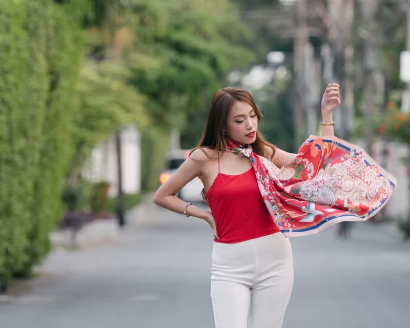 櫻花與雲中鶴 - （紅寶石色）手工印製圍巾／絲巾(Blissfulness Scarf-Ruby Red Colour (Scarf of Joy and long live))