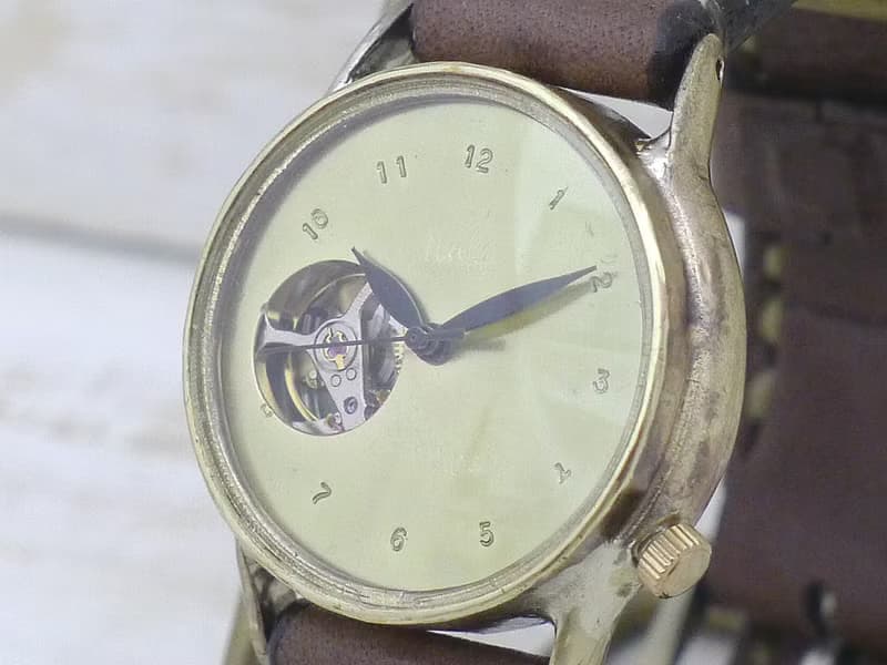 手作り腕時計 BAM063 33mm Brass 真鍮 自動巻きオープンハート 刻印文字盤 手縫いベルト