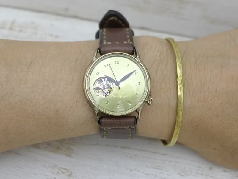 手作り腕時計 BAM063 33mm Brass 真鍮 自動巻きオープンハート 刻印文字盤 手縫いベルト