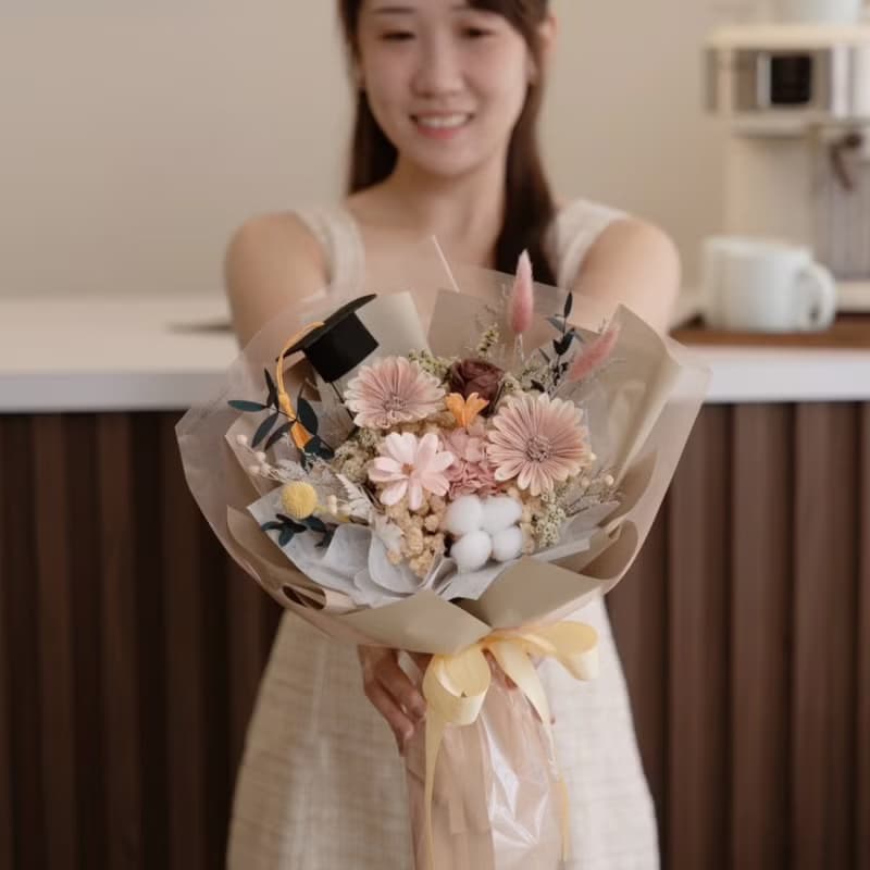 光之旅程畢業花束 / 奶茶色太陽花 太陽花花束 向日葵花束