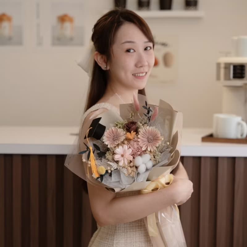 光之旅程畢業花束 / 奶茶色太陽花 太陽花花束 向日葵花束