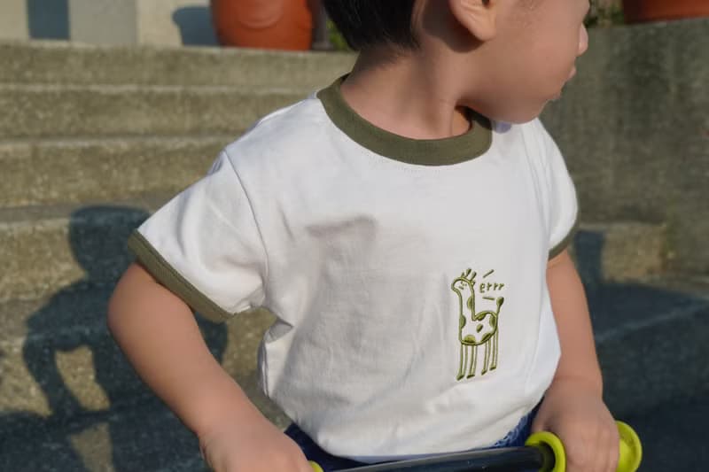長頸鹿er刺繡滾邊上衣
