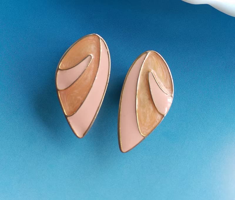 Vintage Jewelry 西洋古董飾品 粉嫩色調 對稱 翅膀 針式耳環