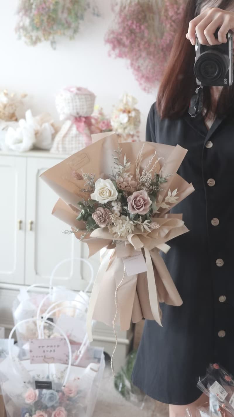 小型永生玫瑰擴香花束 奶茶色系