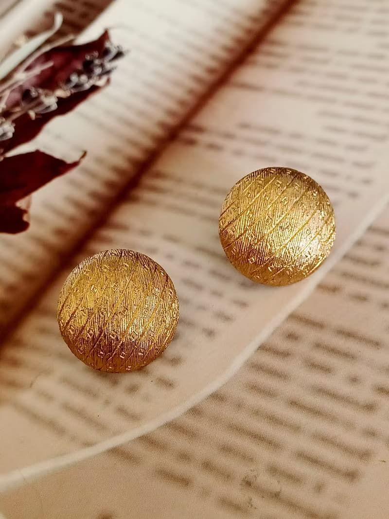 vintage jewelry  古典布紋金鈕扣造型  夾式耳環