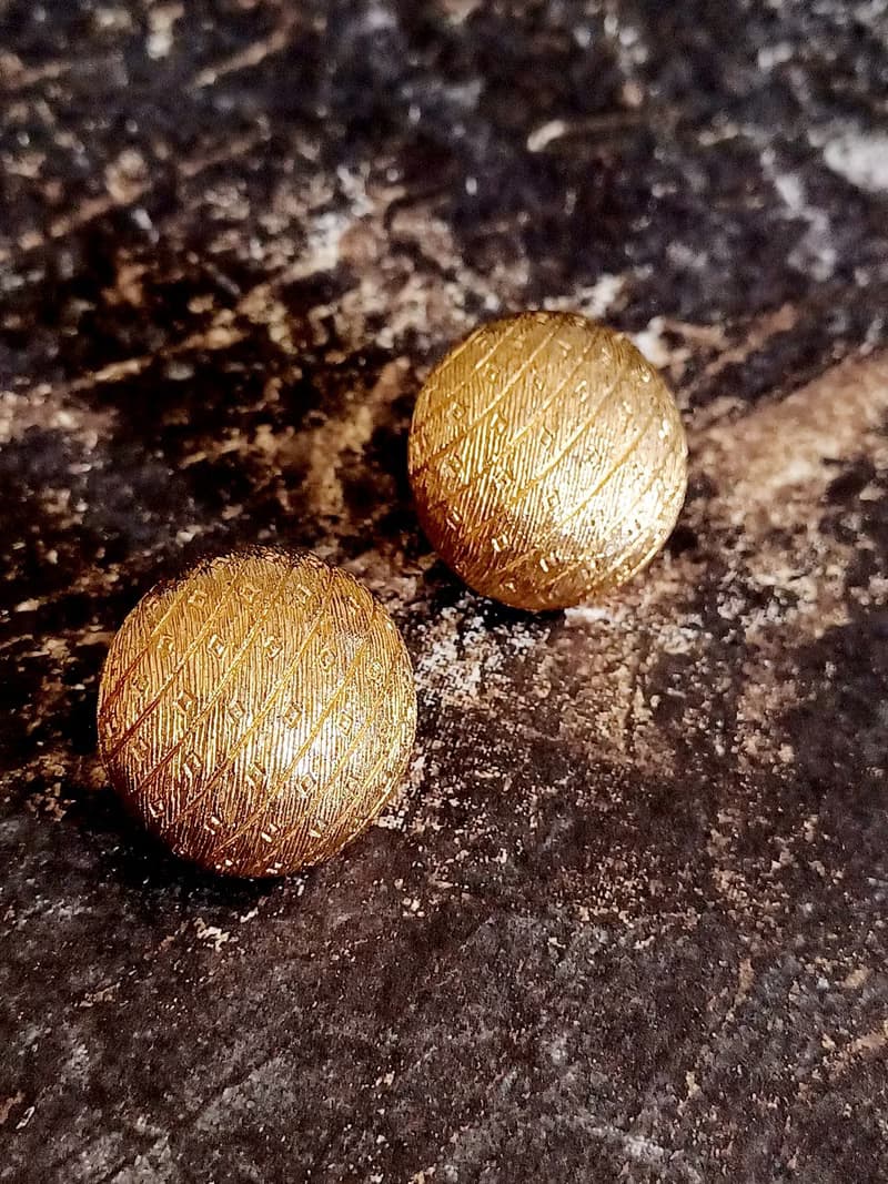 vintage jewelry  古典布紋金鈕扣造型  夾式耳環