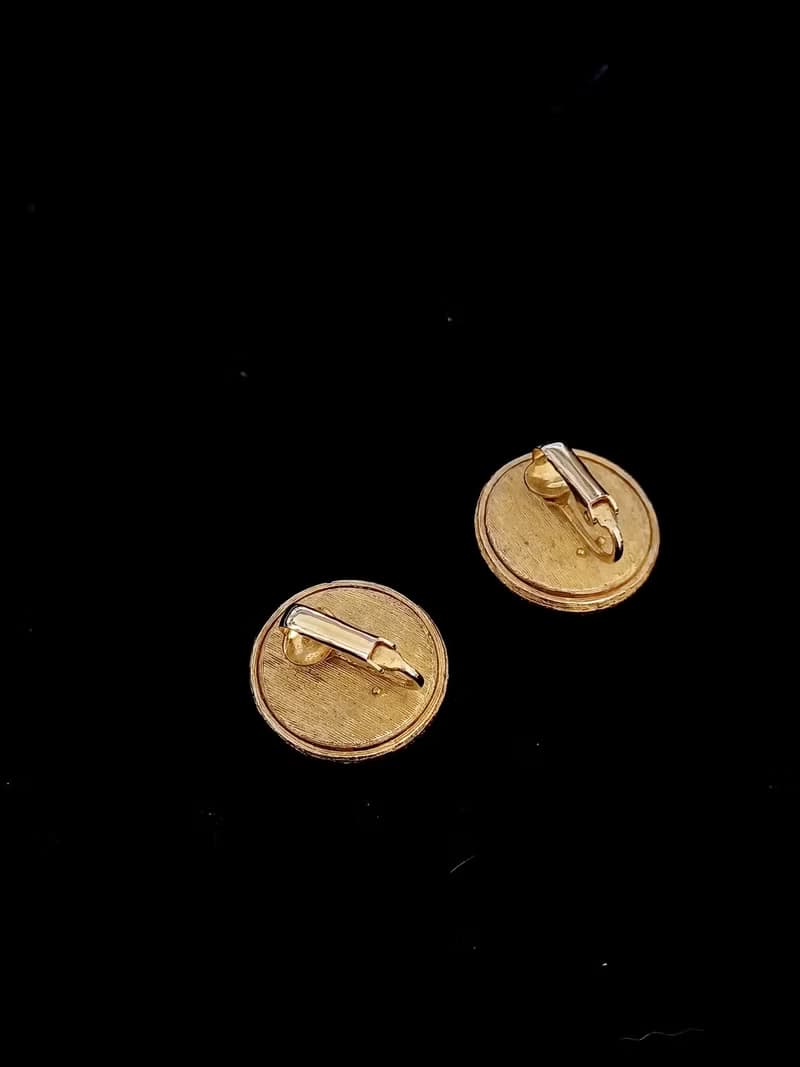 vintage jewelry  古典布紋金鈕扣造型  夾式耳環