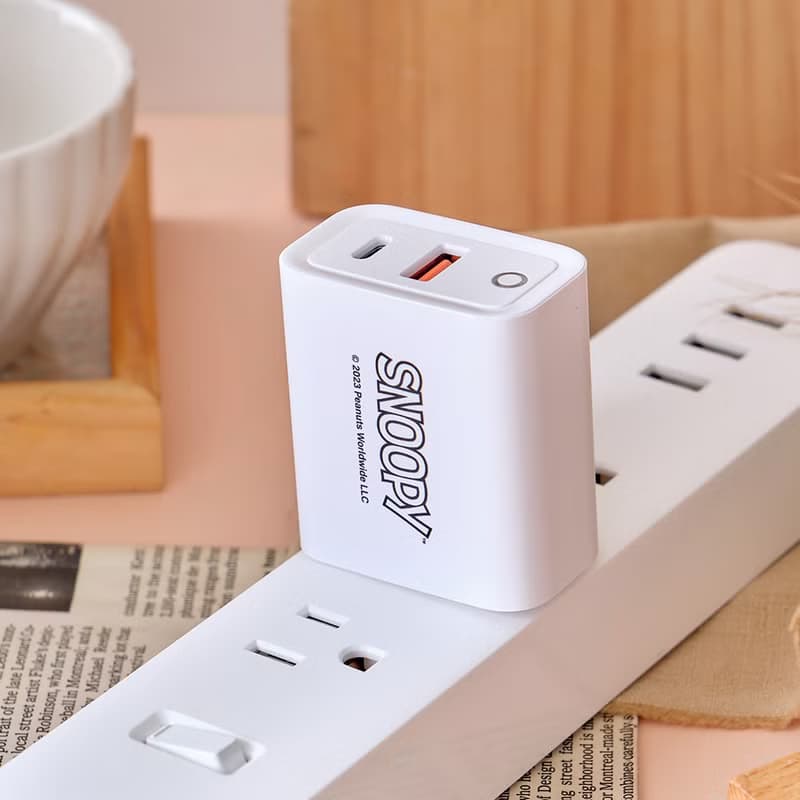 SNOOPY史努比 經典胡士托USB3.0+PD20W雙孔充電器