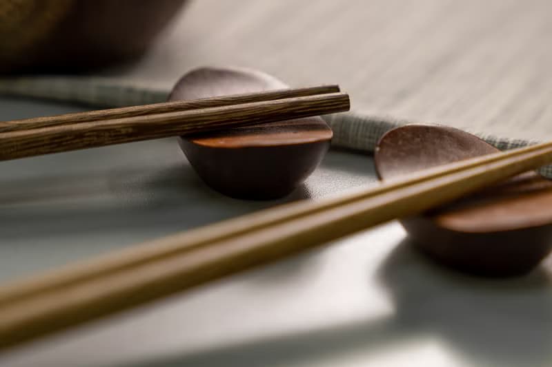 Islandoffer島嶼製作 楠木元寶筷子架/托4個