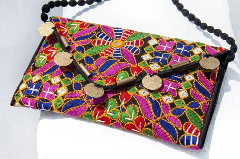 手工刺繡斜背包 民族風包 側背包 肩背包 手工包 刺繡包-繽紛花朵
