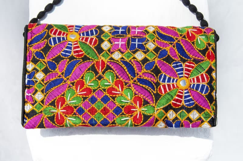 手工刺繡斜背包 民族風包 側背包 肩背包 手工包 刺繡包-繽紛花朵