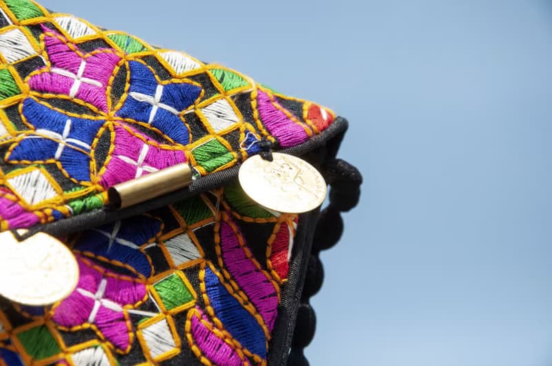 手工刺繡斜背包 民族風包 側背包 肩背包 手工包 刺繡包-繽紛花朵