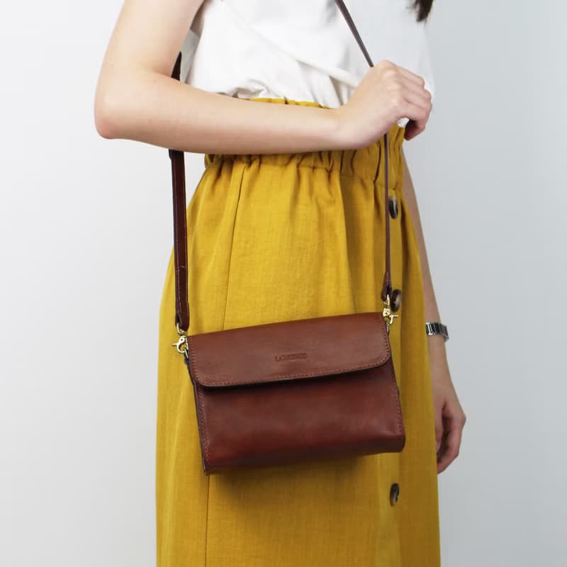 L-3166  棕色義大利植鞣革牛皮斜背小包 生日情人節禮物