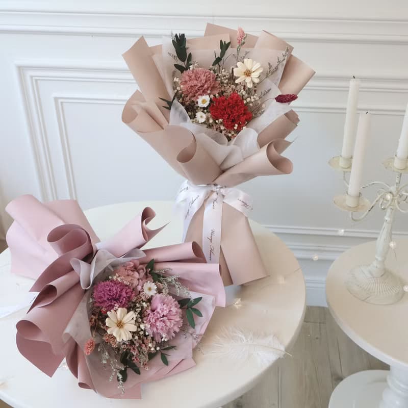 粉紫康乃馨/玫瑰花束+透明櫥窗提袋組   永生花 母親節花束 花禮
