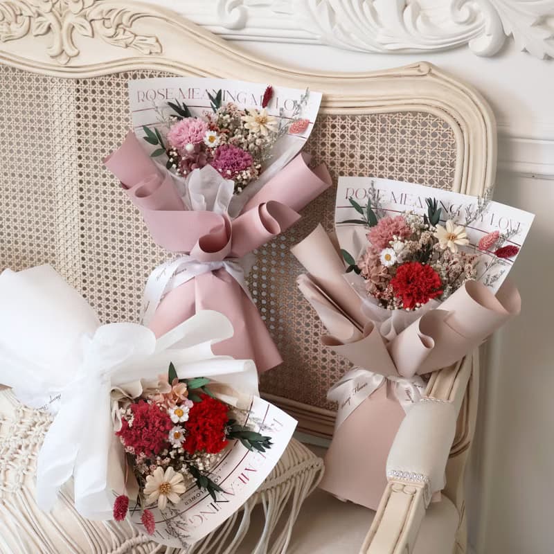 粉紫康乃馨/玫瑰花束+透明櫥窗提袋組   永生花 母親節花束 花禮