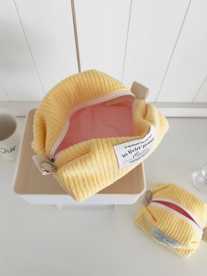 terry corduroy pouch M_milky yellow