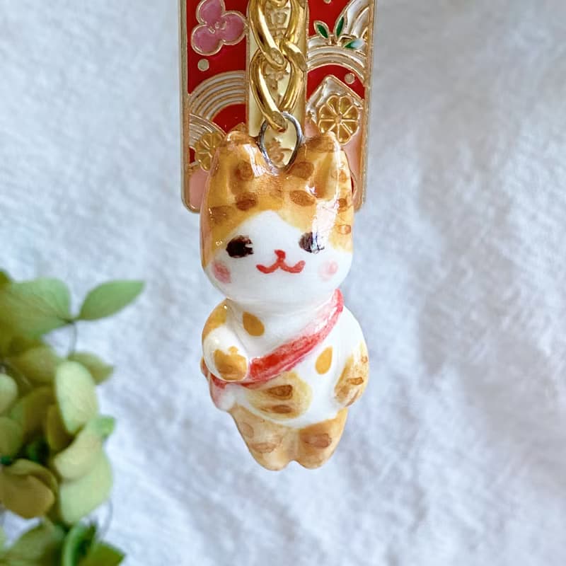 生日禮物【手作吊飾】橘貓背包包 綴御守配件 陶藝  生日禮物