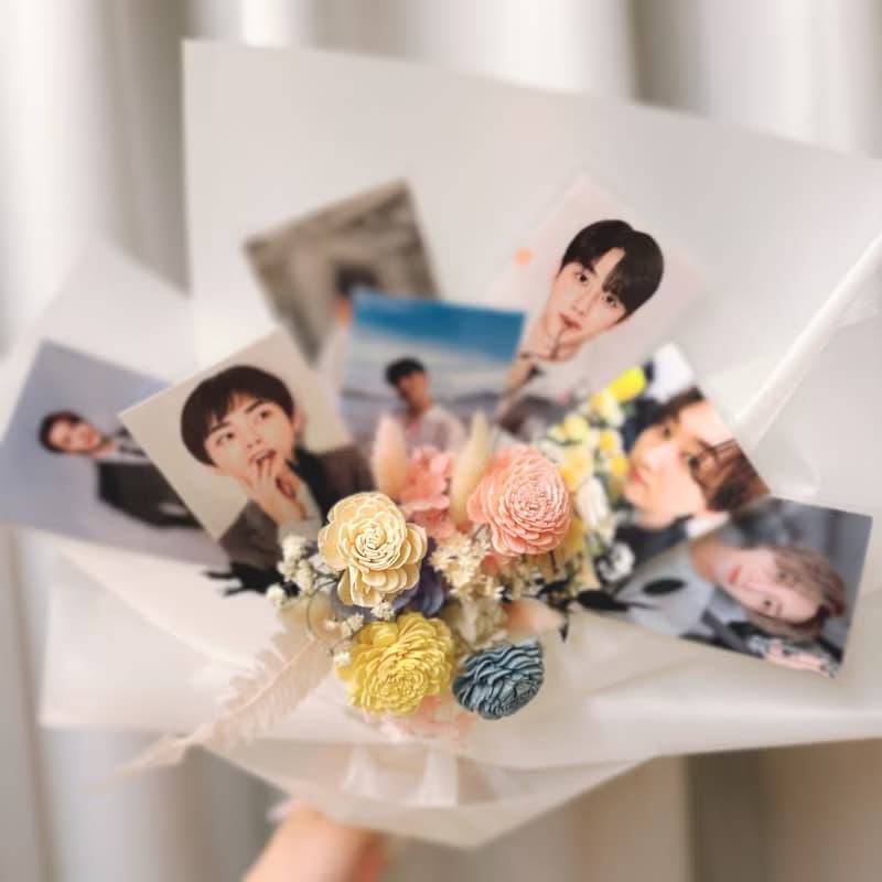 照片花束。情人節花束。生日花束。求婚花束。畢業花束