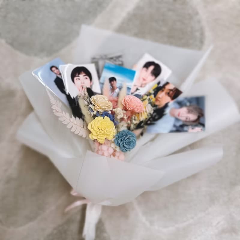 照片花束。情人節花束。生日花束。求婚花束。畢業花束