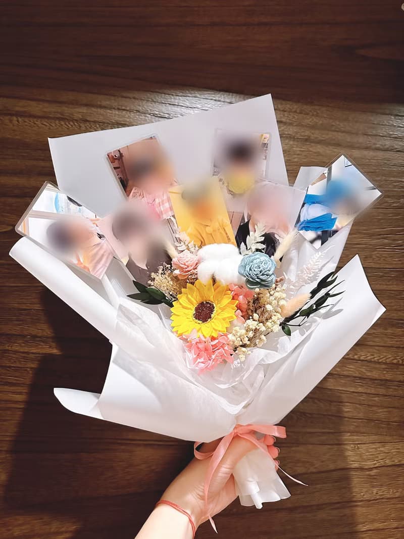 照片花束。情人節花束。生日花束。求婚花束。畢業花束