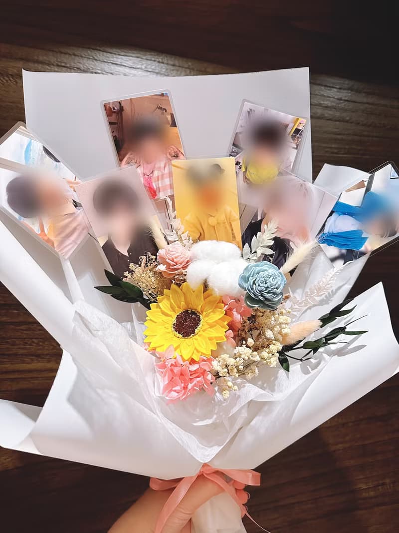 照片花束。情人節花束。生日花束。求婚花束。畢業花束