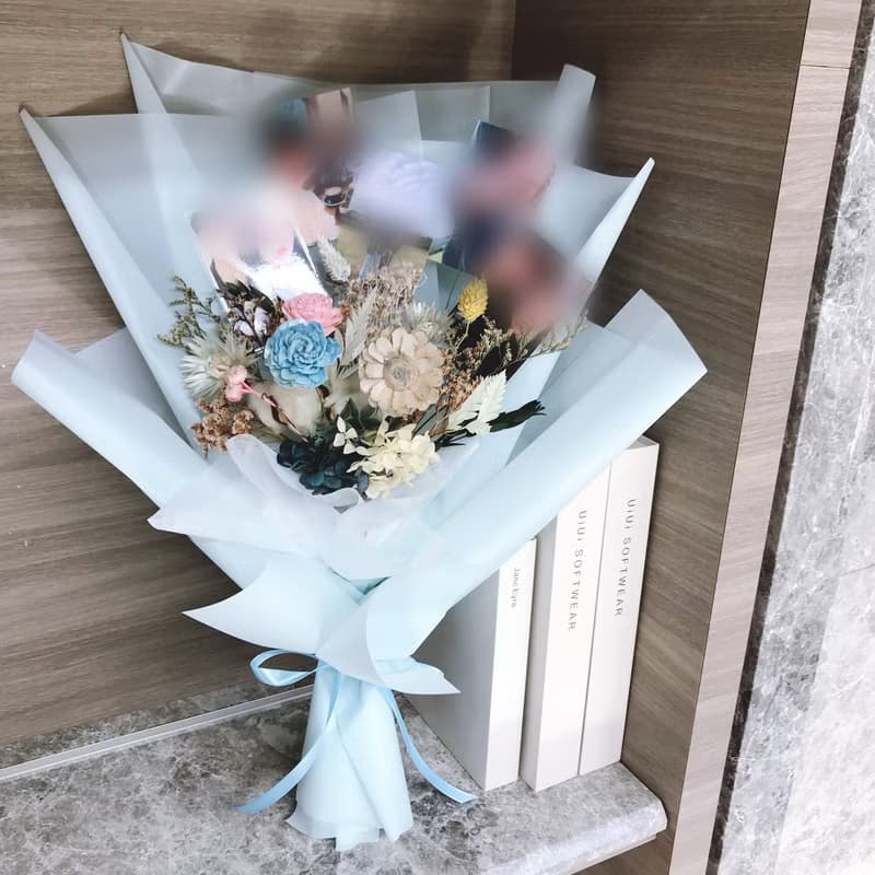 照片花束。情人節花束。生日花束。求婚花束。畢業花束