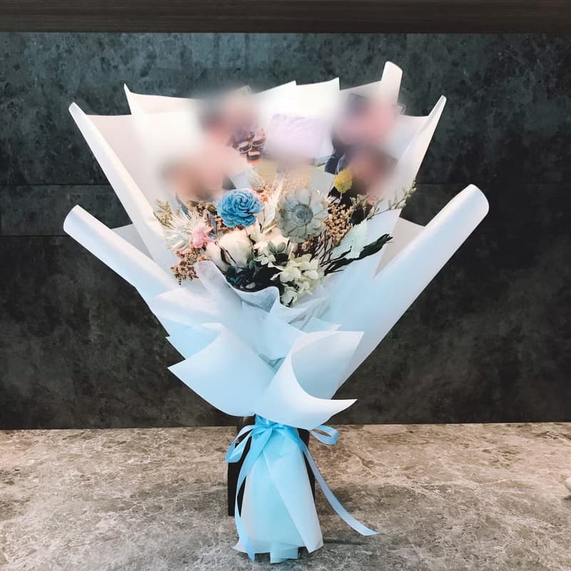 照片花束。情人節花束。生日花束。求婚花束。畢業花束