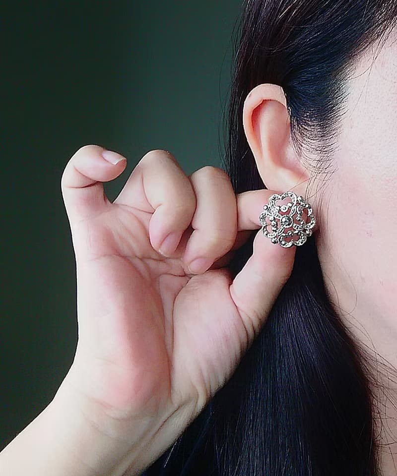 Vintage Jewelry 西洋古董飾品 銀色調 旋花 針式耳環