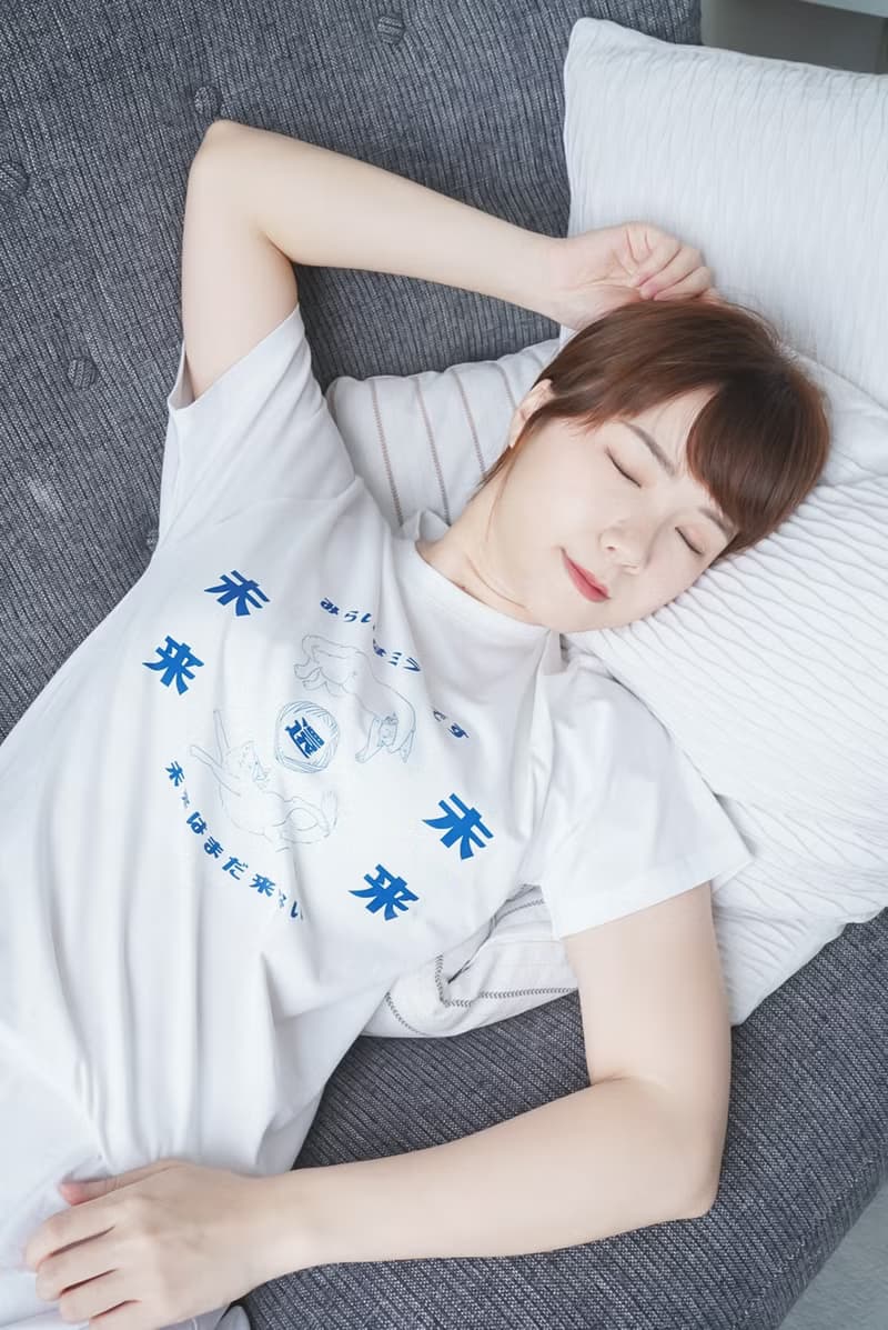 慵懶貓 未來還未來 - 白 朝氣藍 Tee T-shirt  【 情人節 生日 】