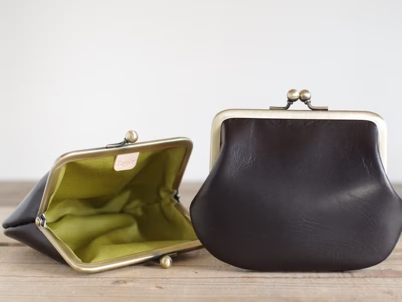 角型レザー がま口 口金財布 ブラック×ワサビ