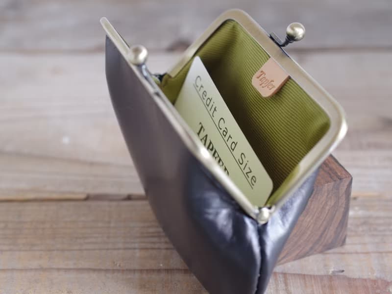 角型レザー がま口 口金財布 ブラック×ワサビ