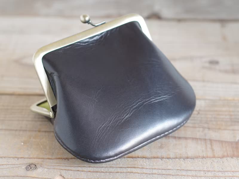 角型レザー がま口 口金財布 ブラック×ワサビ