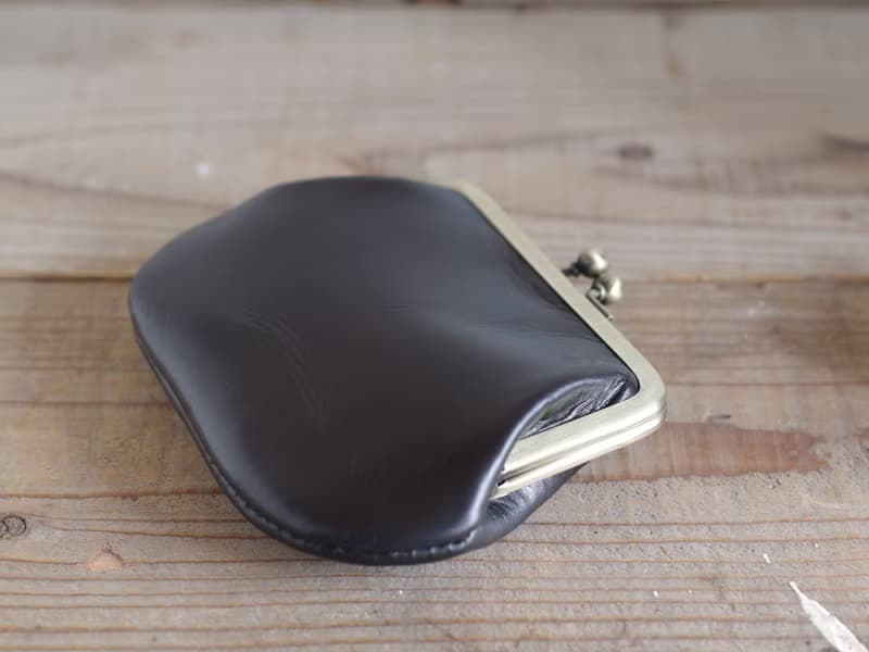 角型レザー がま口 口金財布 ブラック×ワサビ