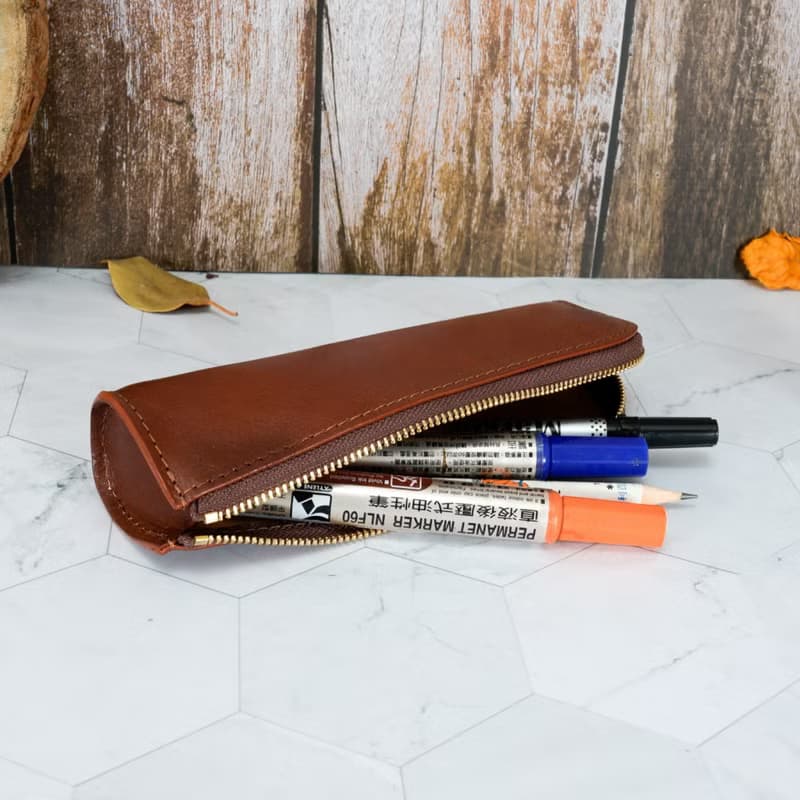 義大利植鞣革單扁型拉鍊文具刷具收納袋(棕色)