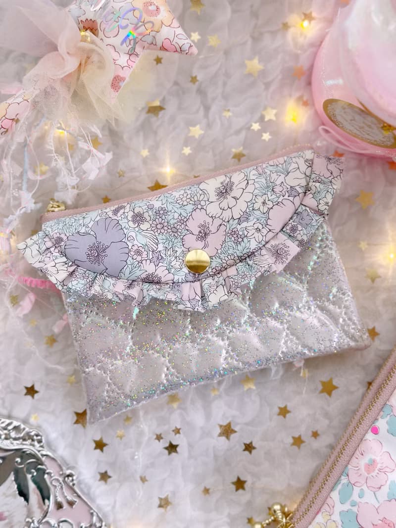 フラップオーロラポーチ