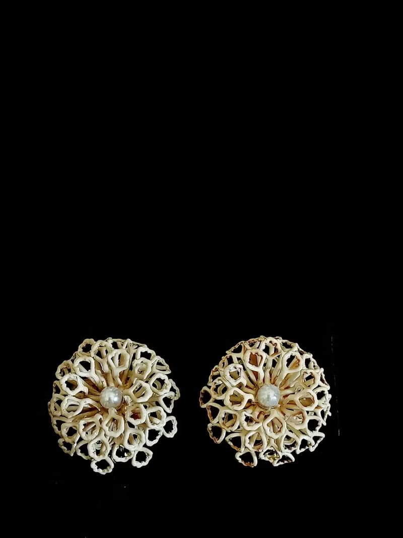 vintage jewelry 古董全簍空白琺瑯繡球花夾式耳環