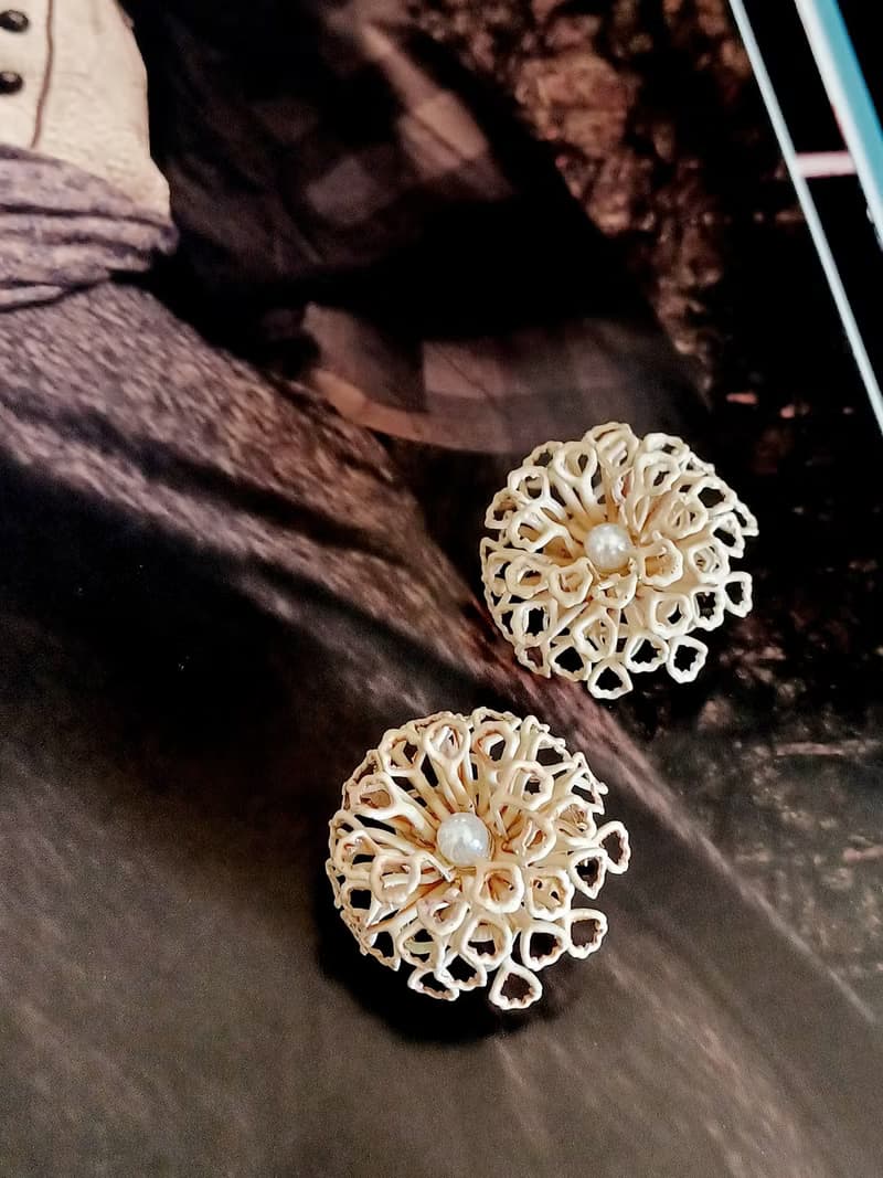 vintage jewelry 古董全簍空白琺瑯繡球花夾式耳環