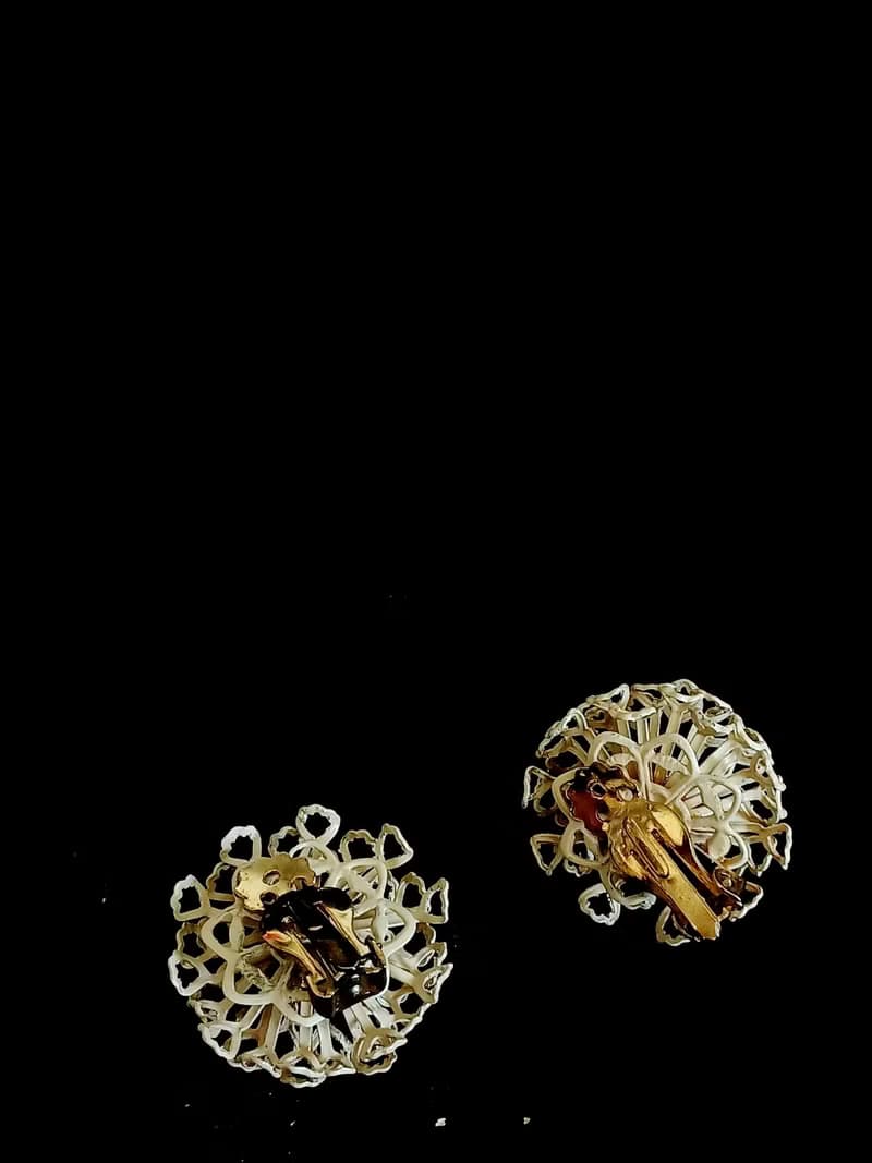 vintage jewelry 古董全簍空白琺瑯繡球花夾式耳環