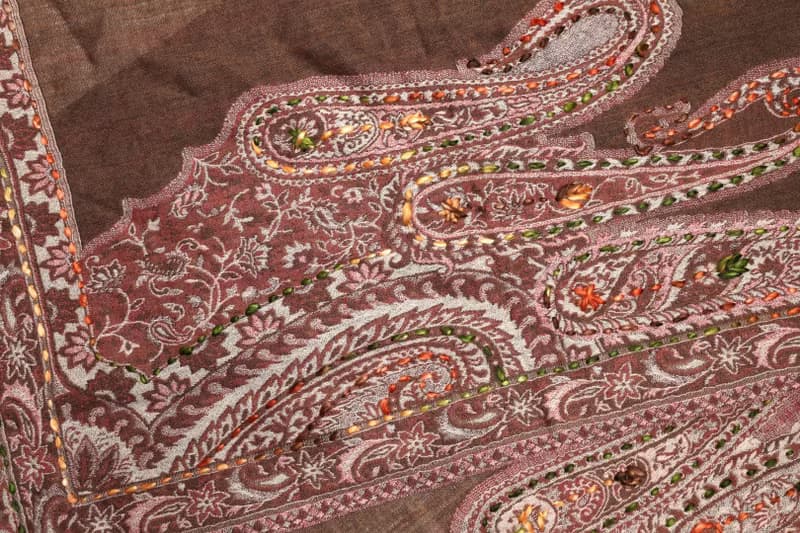 【聖誕禮物】喀什米爾水煮羊毛手工刺繡圍巾披肩薄透紗乾燥玫瑰粉