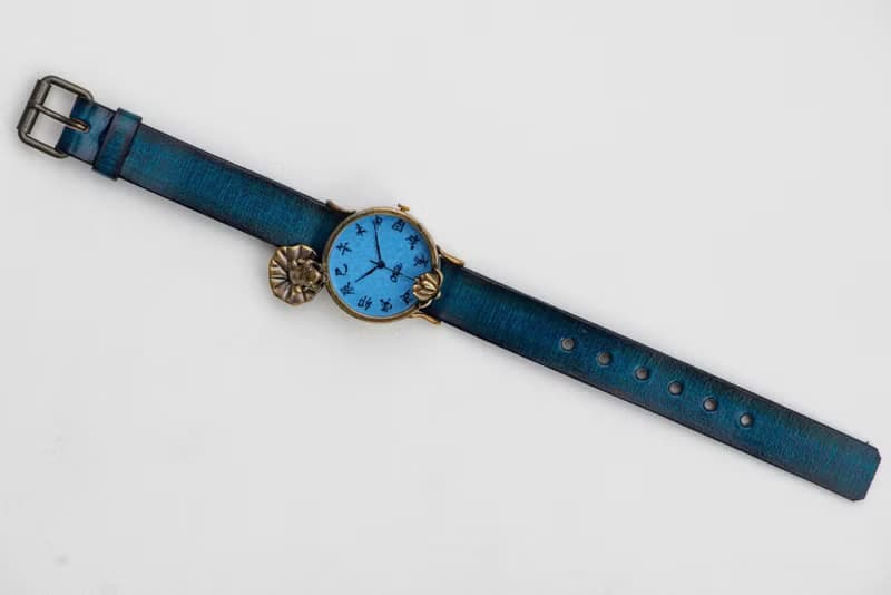 美麗的荷花 江戶文字手錶  M 淡藍色