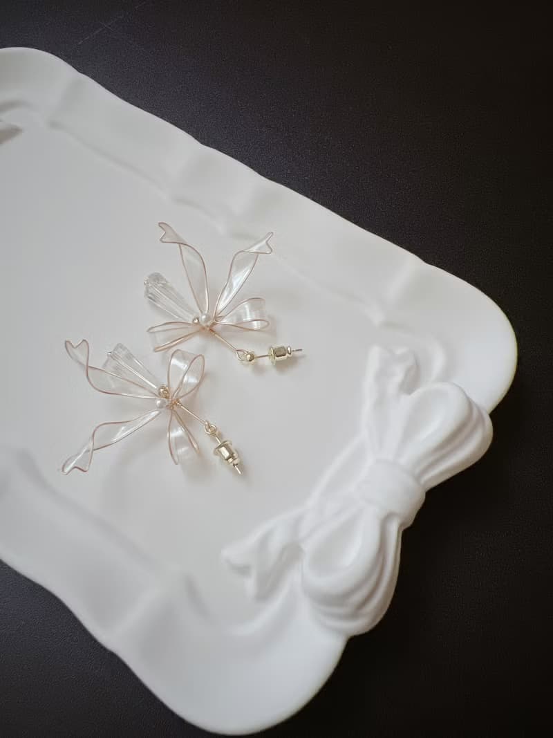 迷迴琉光 金 法式蝴蝶結樹脂耳環