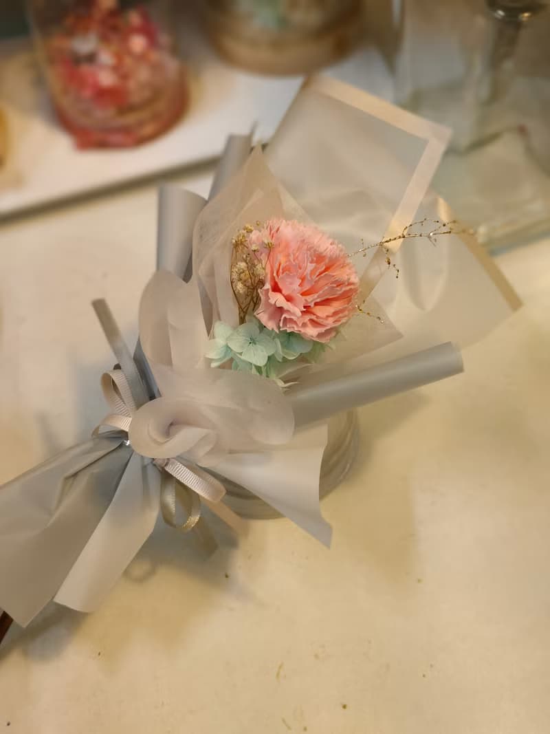 康乃馨香皂花乾燥花束