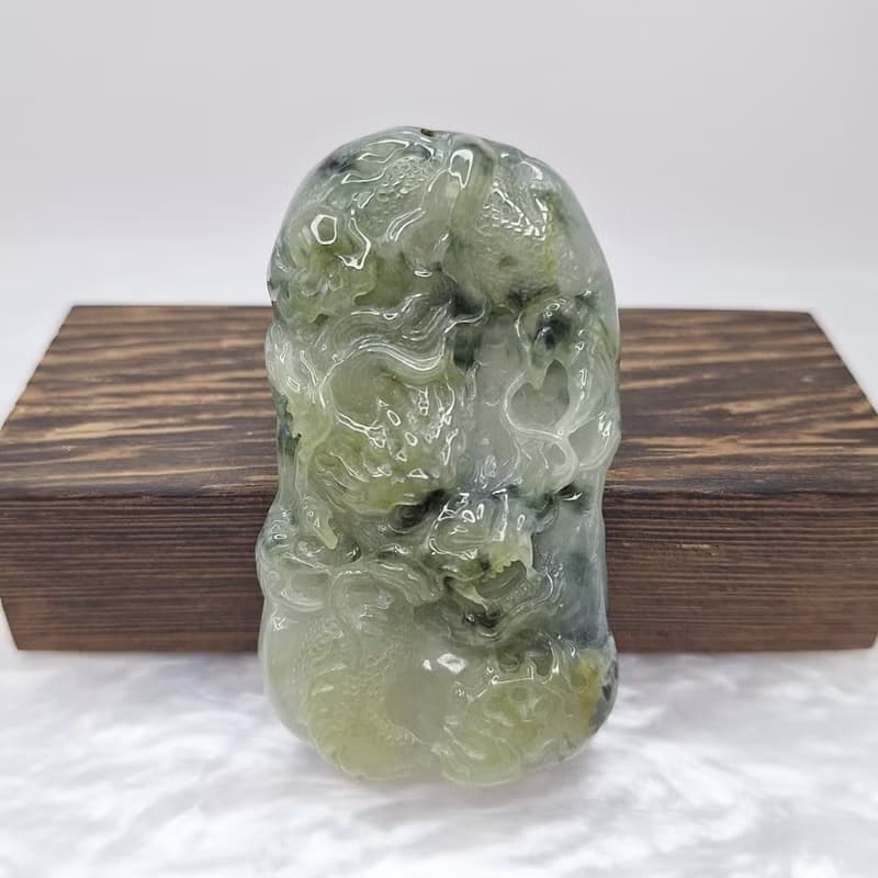 稀有冰秋香起膠飄花龍牌 | 天然緬甸玉A貨翡翠