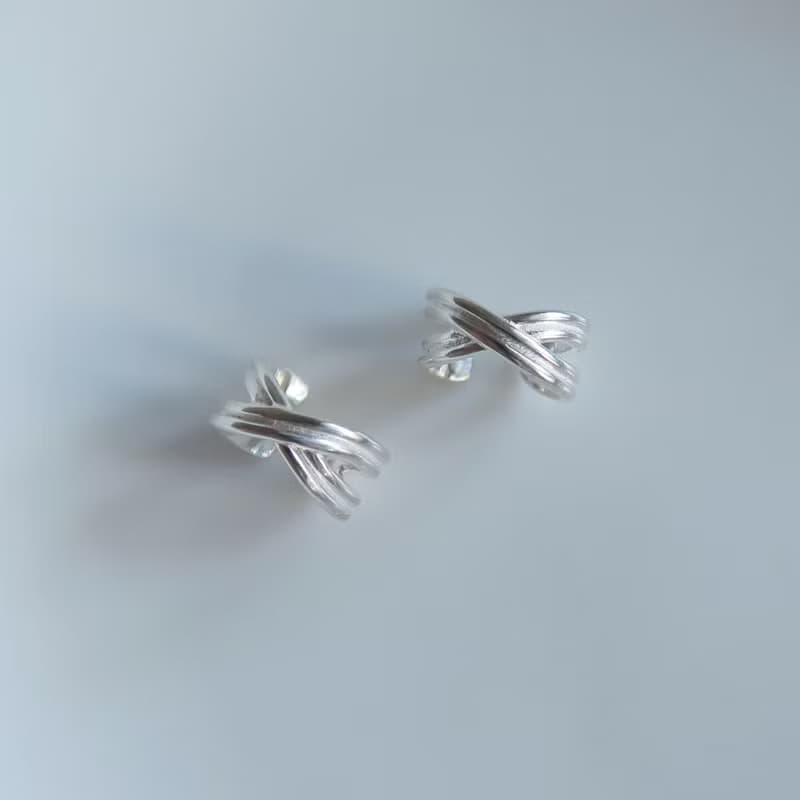 925純銀 小巧 雙線 交錯 耳骨夾 耳環 免費送禮包裝