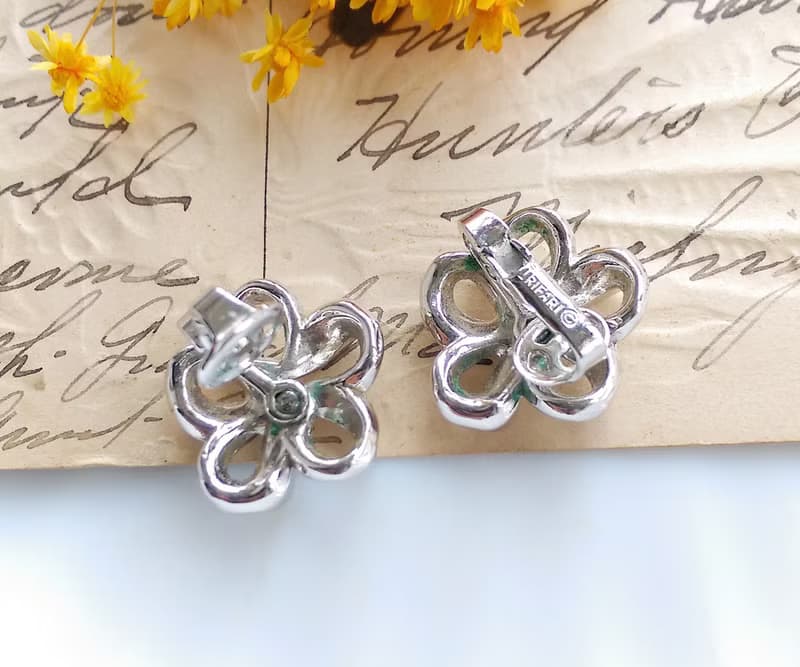 Vintage Jewelry 西洋古董飾品 TRIFARI 銀色調 小花結 夾式耳環