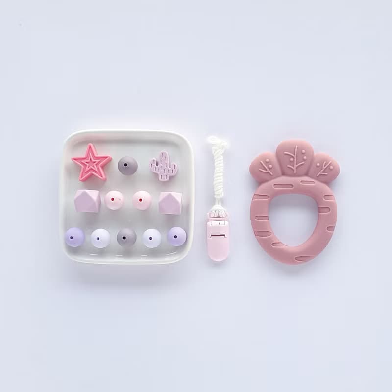 DIY 珊瑚紅胡蘿蔔固齒器+奶嘴鏈+星星+仙人掌 (需自行串珠)