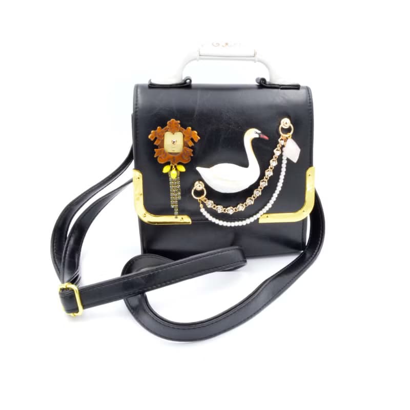 TIMBEE LO 黑色立體天鵝裝飾珠寶風手袋 PU仿皮包包 復古風門柄