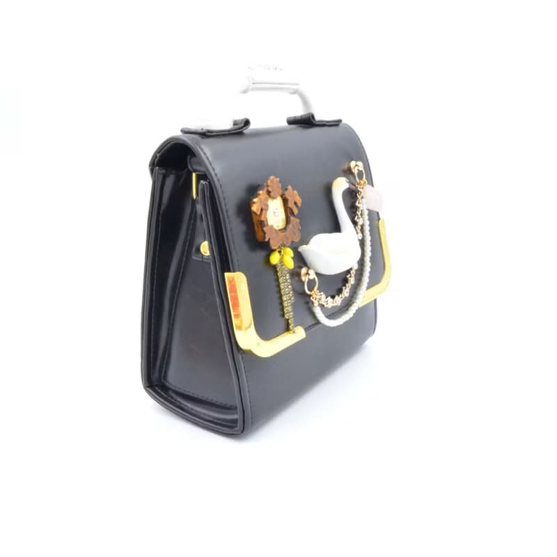 TIMBEE LO 黑色立體天鵝裝飾珠寶風手袋 PU仿皮包包 復古風門柄