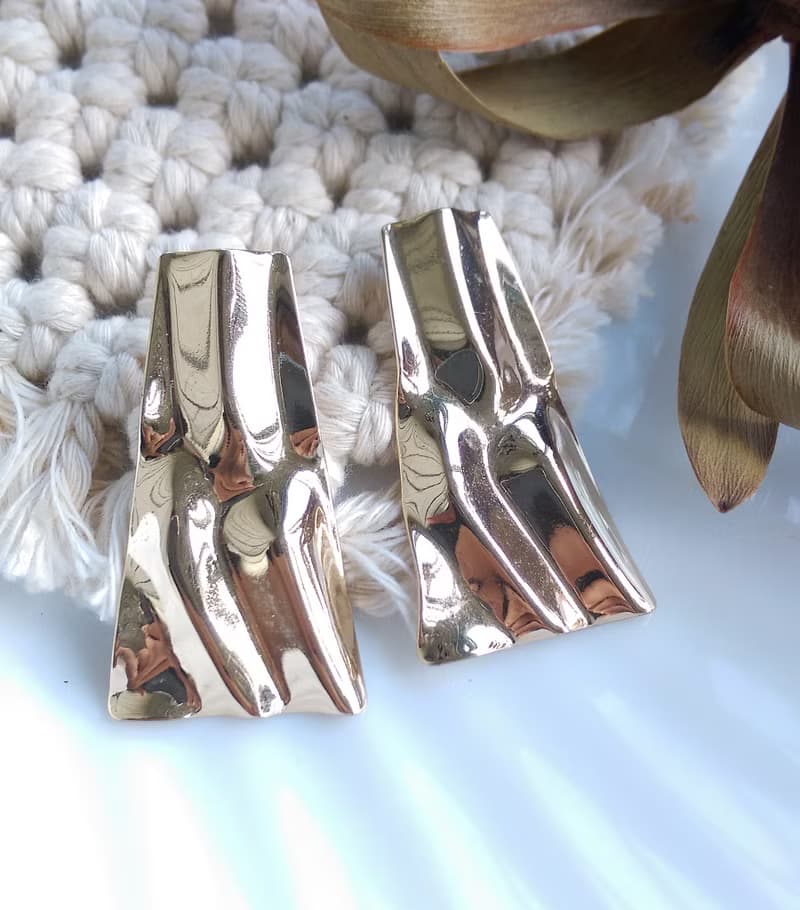 Vintage Jewelry 西洋古董飾品 金色調 波浪 針式耳環